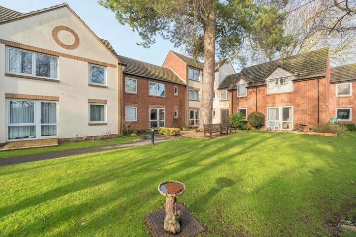 2 Bedroom Flat To Rent In Woodspring Court, Old Town, SN1