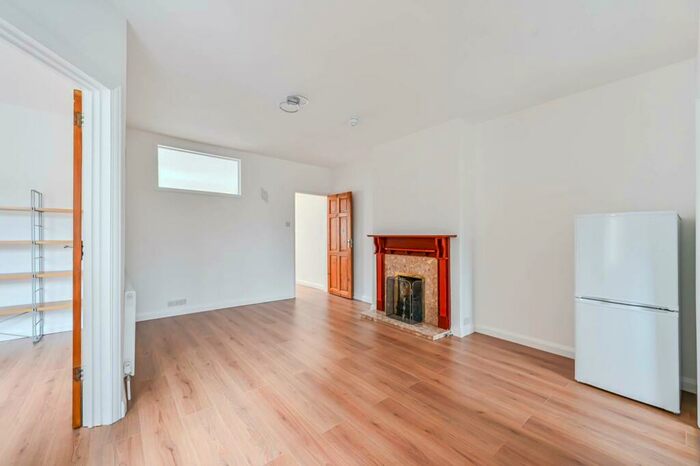 2 Bedroom Flat To Rent In Edmund Road, Mitcham, CR4