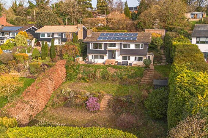 4 Bedroom Detached House For Sale In Lower Road, Loosley Row, HP27