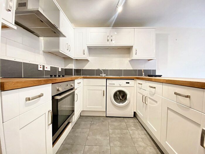 1 Bedroom Flat To Rent In Cumbrian Way, Uxbridge, UB8