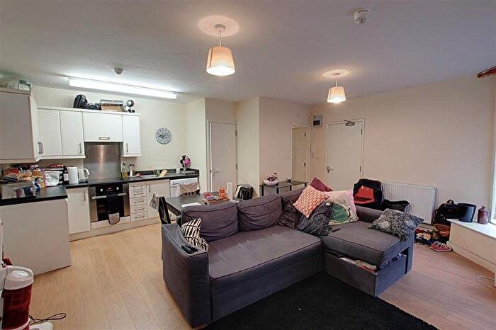 2 Bedroom Flat To Rent In Wells Road, Bath, BA2