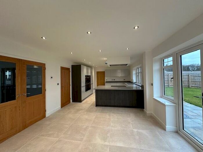 4 Bedroom House To Rent In Alton Grove, Longbank, Bewdley, DY12