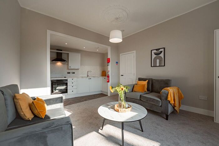 2 Bedroom Flat To Rent In Provost Road, Dundee, DD3