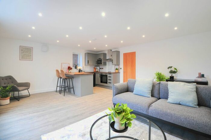 1 Bedroom Flat To Rent In Mitford Road, Fallowfield, Manchester, M14