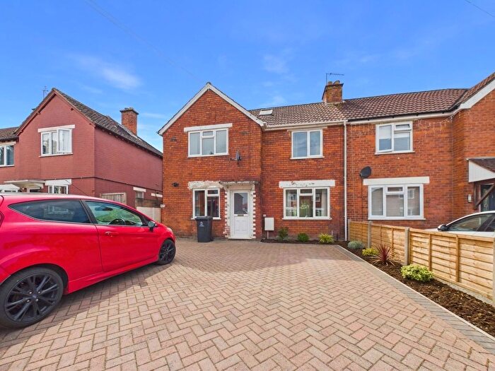 2 Bedroom Maisonette To Rent In Henley Place, Gloucester, GL1