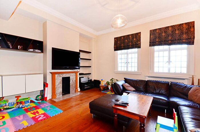 2 Bedroom Flat To Rent In Baker Street, Marylebone, London, NW1