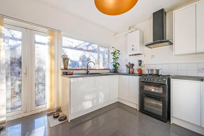 3 Bedroom Terraced House For Sale In Fisher Street, Canning Town, London, E16