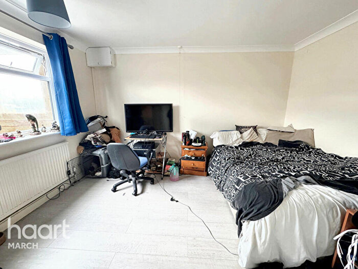 6 Bedroom Detached Bungalow For Sale In Euximoor Drove, Christchurch, PE14