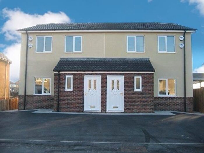 2 Bedroom Flat To Rent In Poplar Road, Dunscroft, DN7