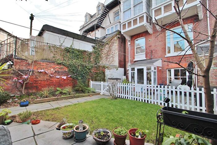 2 Bedroom Flat For Sale In Clarence Parade, Southsea, PO5