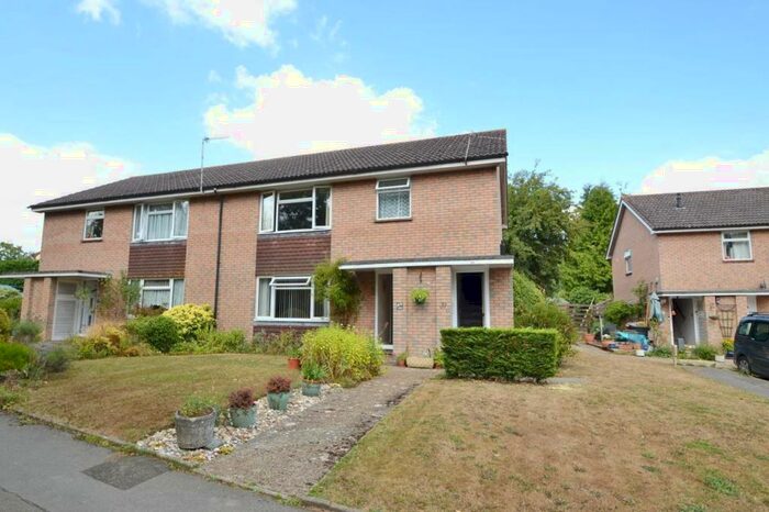 2 Bedroom Flat For Sale In Wimborne, BH21