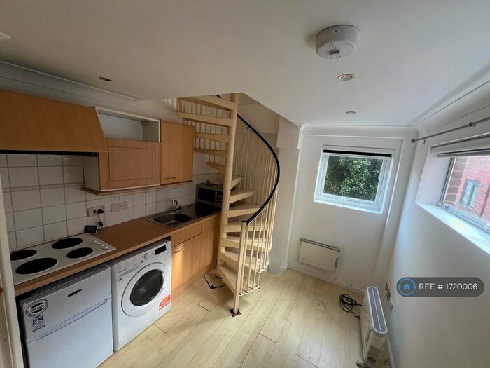 Studio To Rent In Westgate House, Winchester, SO23