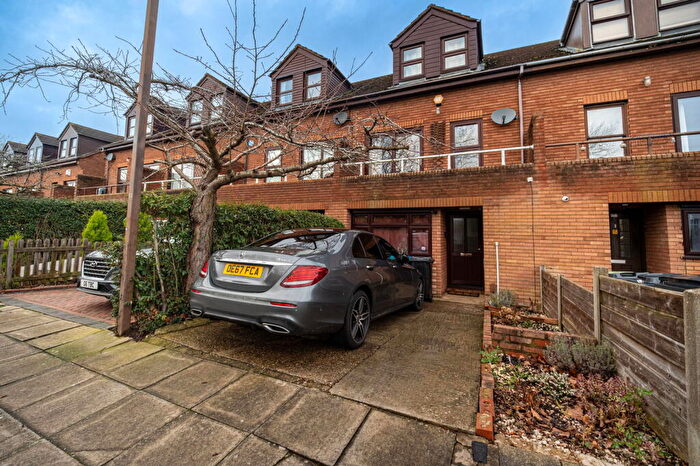 4 Bedroom Terraced House For Sale In Bradwell Common Boulevard, Bradwell Common, Milton Keynes, MK13