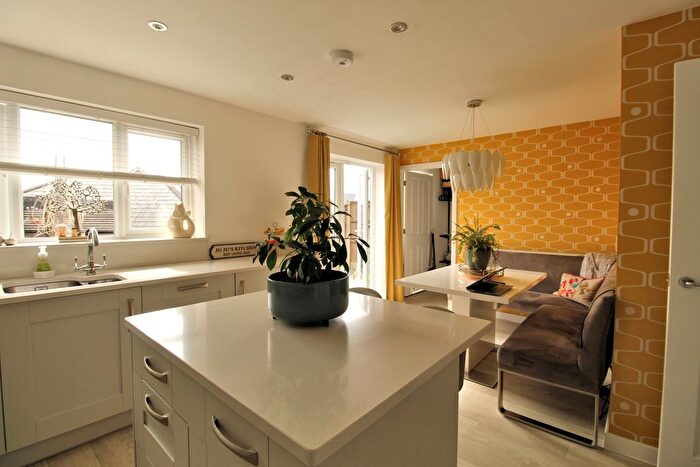 4 Bedroom Detached House For Sale In Biggleswade Road, Potton, Sandy, SG19