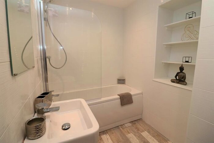 3 Bedroom Terraced House To Rent In Queen Victoria Street, Blackburn, BB2