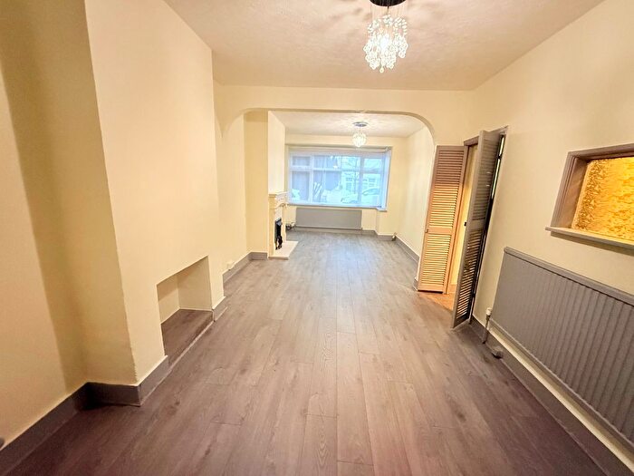 3 Bedroom Terraced House To Rent In Lawrence Avenue, London, E12
