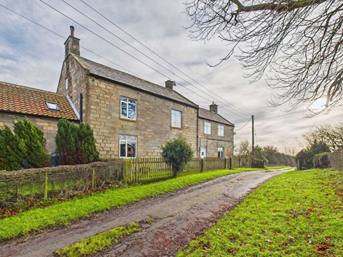 5 Bedroom Semi-Detached House To Rent In Ugthorpe, Whitby, YO21