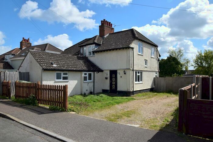 3 Bedroom Semi-Detached House To Rent In Primrose Crescent, Thorpe St Andrew, NR7