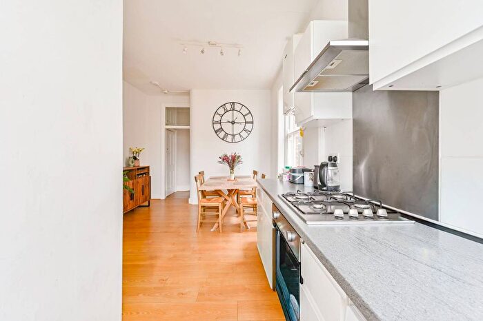 2 Bedroom Flat For Sale In Mowll Street, Oval, London, SW9