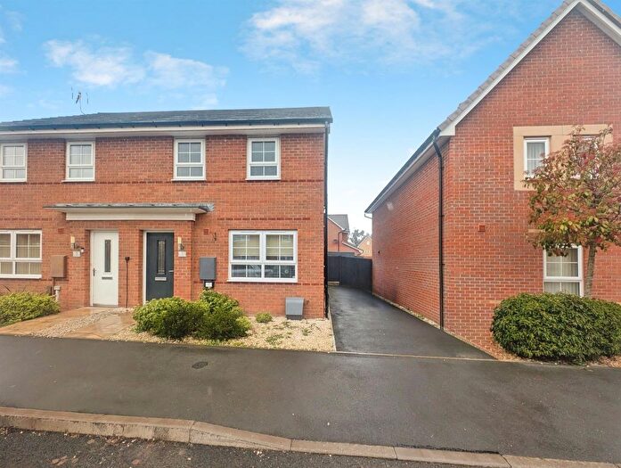 3 Bedroom Semi Detached House For Sale In Cape Honey Way, Worksop, S81