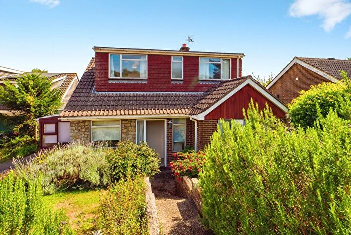 4 Bedroom Bungalow For Sale In Heathfield Way, Barham, Canterbury, Kent, CT4