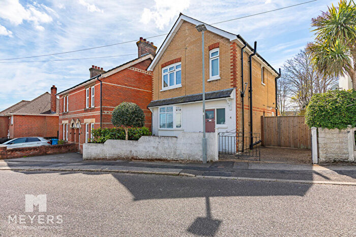 3 Bedroom Detached House For Sale In Victoria Crescent, Parkstone, Poole, BH12