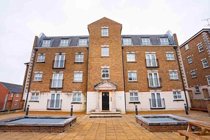 1 Bedroom Apartment For Sale In Brook Square, Woolwich, SE18