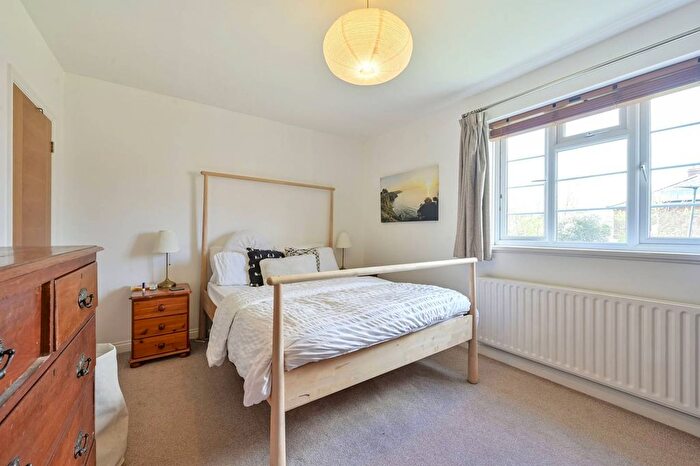 2 Bedroom Maisonette To Rent In Lancaster Road, Wimbledon, London, SW19