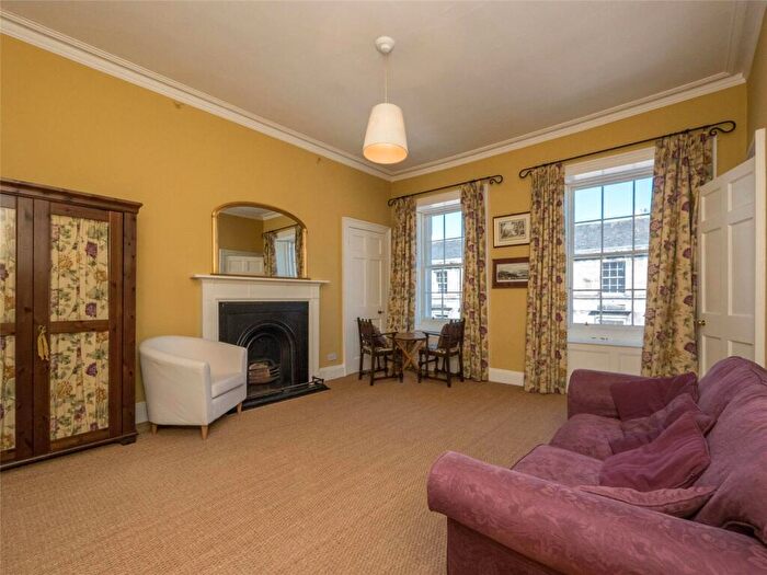 2 Bedroom Flat To Rent In Cumberland Street, Edinburgh, EH3