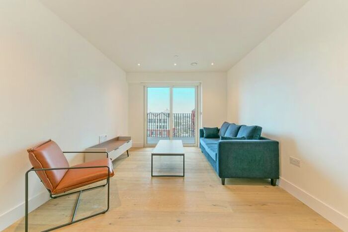 1 Bedroom Flat To Rent In Exchange Gardens, Vauxhall, London, SW8