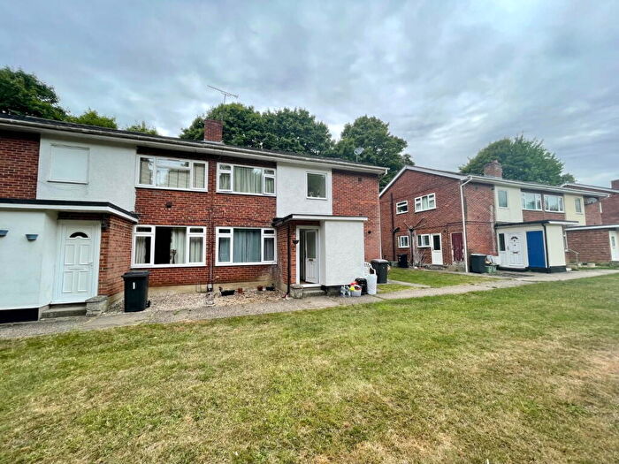 2 Bedroom Apartment To Rent In Redfield Court, Newbury, RG14