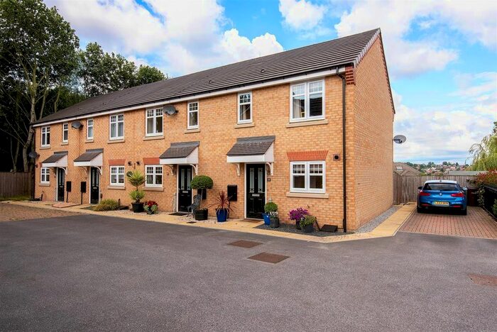 2 Bedroom Semi-Detached House To Rent In Hawthorne Grange, Pontefract, WF8