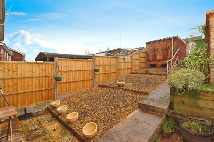 1 Bedroom Flat For Sale In Badgeworth, Bristol, Avon, BS37