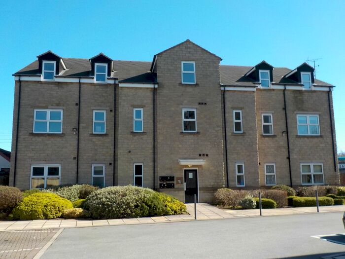 3 Bedroom Flat To Rent In Heathcliffe Court, Bruntcliffe Road, Morley, LS27