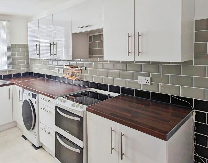 2 Bedroom Flat For Sale In Lister Road, Braintree, CM7
