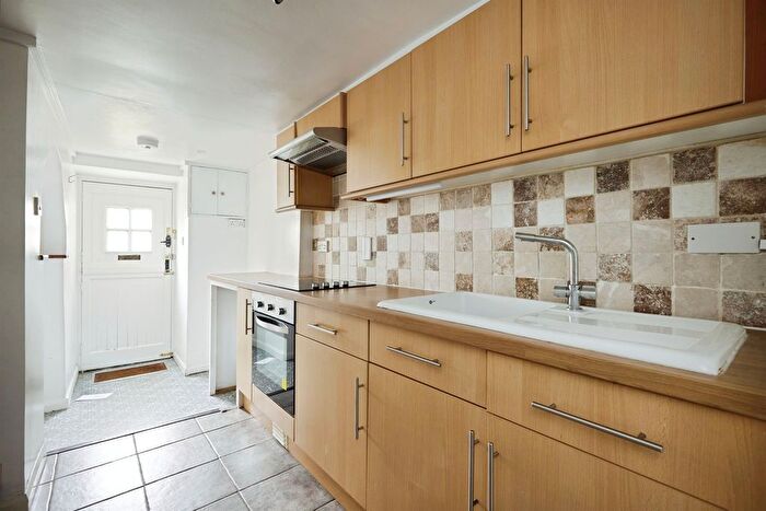 1 Bedroom Flat For Sale In Salisbury Road, Shaftesbury, SP7