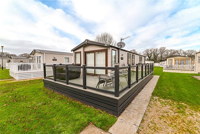 3 Bedroom Park Home For Sale In Sycamore, Hoburne Bashley Holiday Park, New Milton, Hampshire, BH25