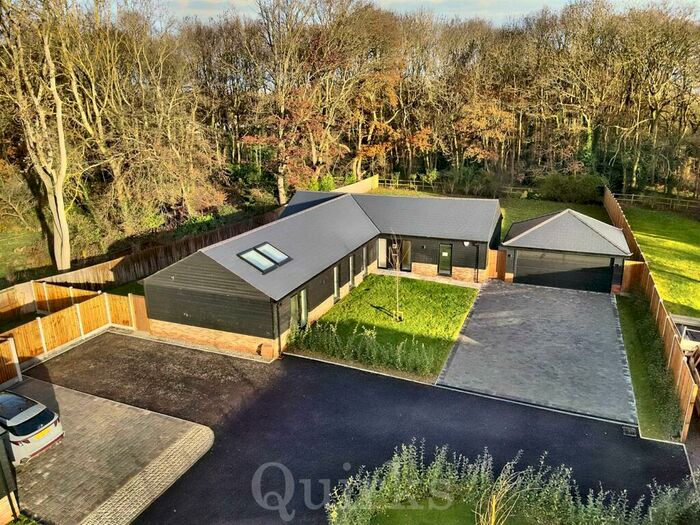 4 Bedroom Detached Bungalow For Sale In Broomhills Chase, Little Burstead, Billericay, CM12