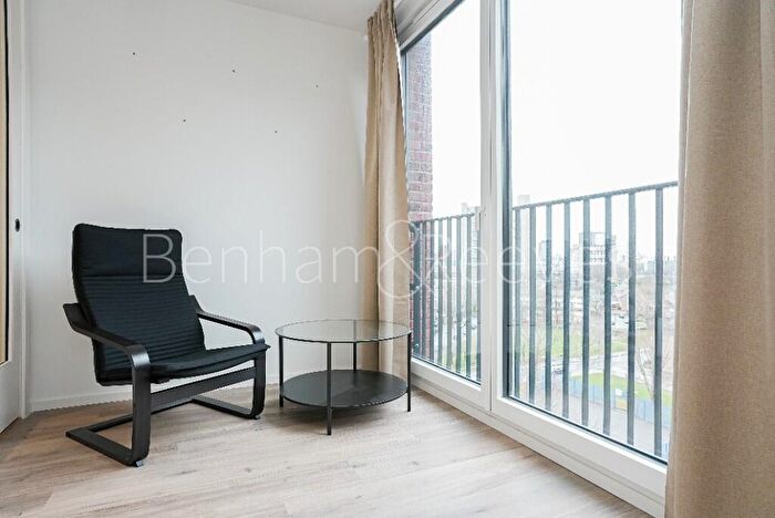 1 Bedroom Apartment To Rent In Hawser Lane, Poplar Riverside, E14