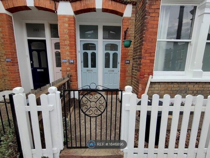 1 Bedroom Maisonette To Rent In Balvernie Grove, London, SW18