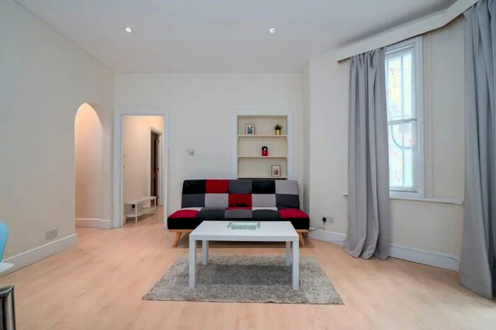 2 Bedroom Flat To Rent In Holland Road, London, W14