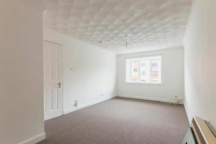 2 Bedroom Flat To Rent In The Gallolee, Edinburgh, EH13