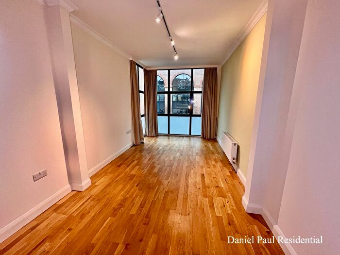 1 Bedroom Town House To Rent In Warple Way, Acton, W3