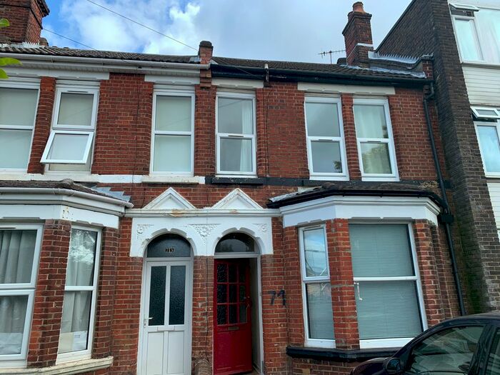 4 Bedroom Semi-Detached House To Rent In Stafford Road, Shirley, SO15