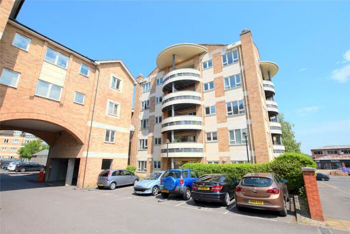 2 Bedroom Apartment To Rent In Branagh Court, Reading, Berkshire, RG30