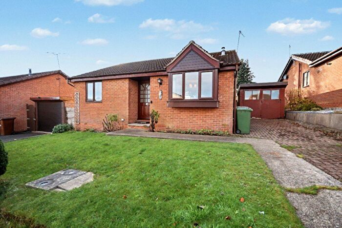 2 Bedroom Bungalow For Sale In Woodmoor Rise, Crigglestone, Wakefield, West Yorkshire, WF4