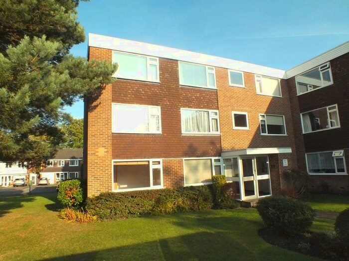 2 Bedroom Flat To Rent In Kingslea Road, Solihull, B91