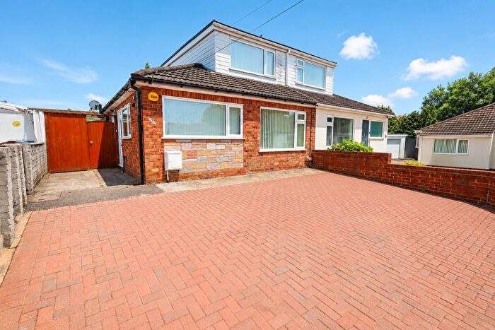 3 Bedroom Bungalow For Sale In Rydal Avenue, Freckleton, Preston, PR4