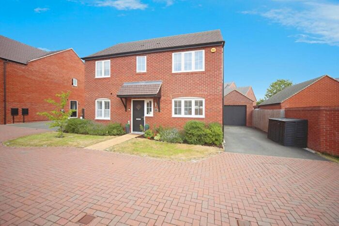 4 Bedroom Detached House For Sale In Osbourne Grove, Stratford-upon-Avon, CV37