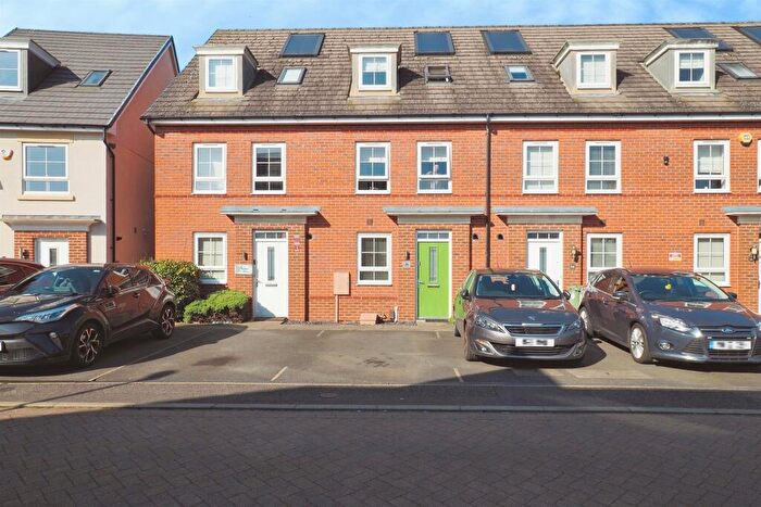 4 Bedroom Terraced House For Sale In Breconshire Gardens, Nottingham, NG6